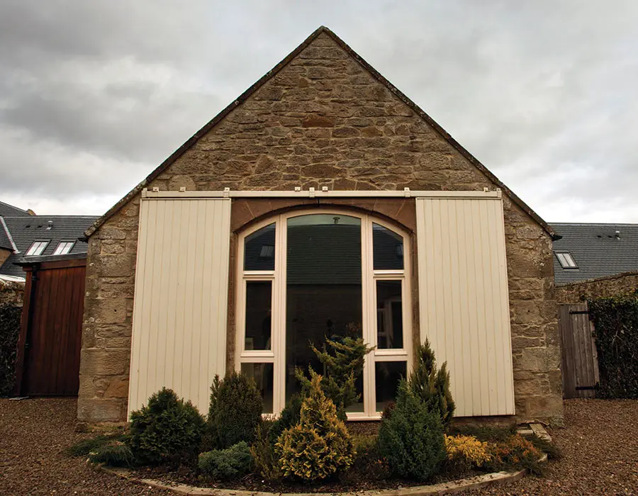 Edrom Newton Bespoke Screen