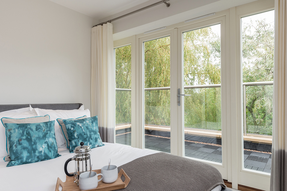 Lipped contemporary doors